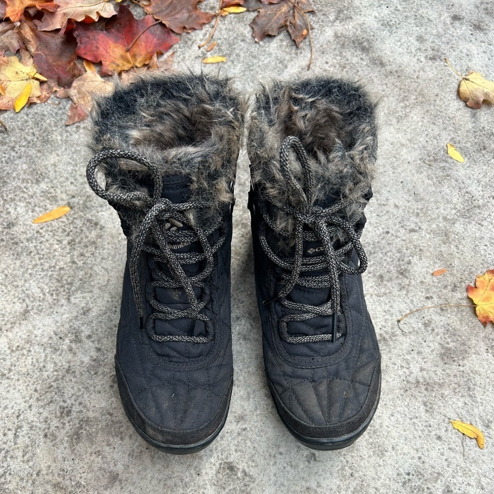 Columbia Minx Shorty Boot, size Women’s 5.5 (youth 4)